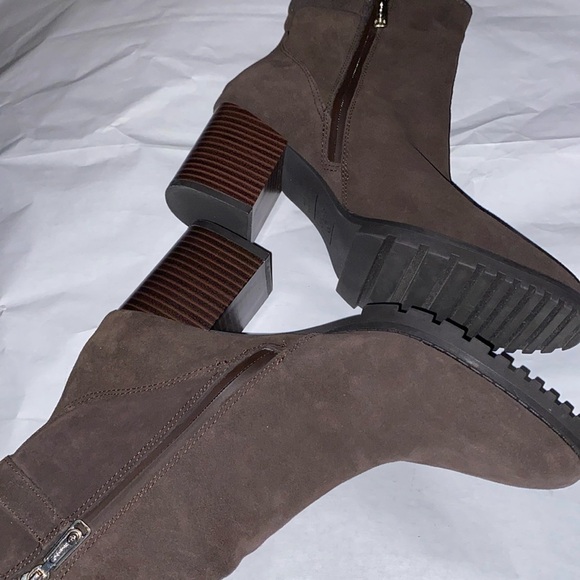 BLONDO Talyn Waterproof ankle booties​ - Picture 7 of 12